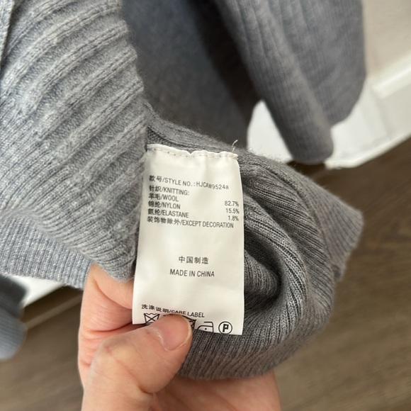 Gray Ribbed Turtleneck wool Sweater - Picture 5 of 5